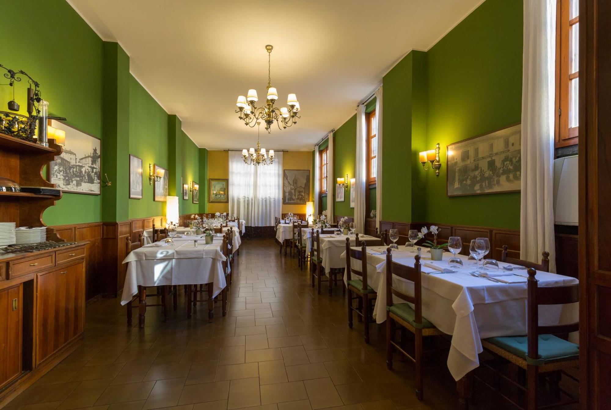 ホテル Antica Trattoria Dell'Uva モンツァ エクステリア 写真