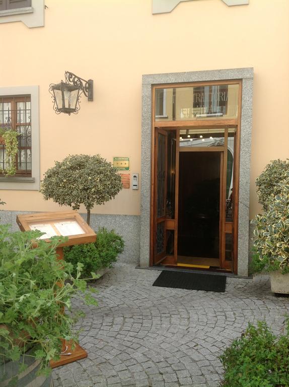 ホテル Antica Trattoria Dell'Uva モンツァ エクステリア 写真