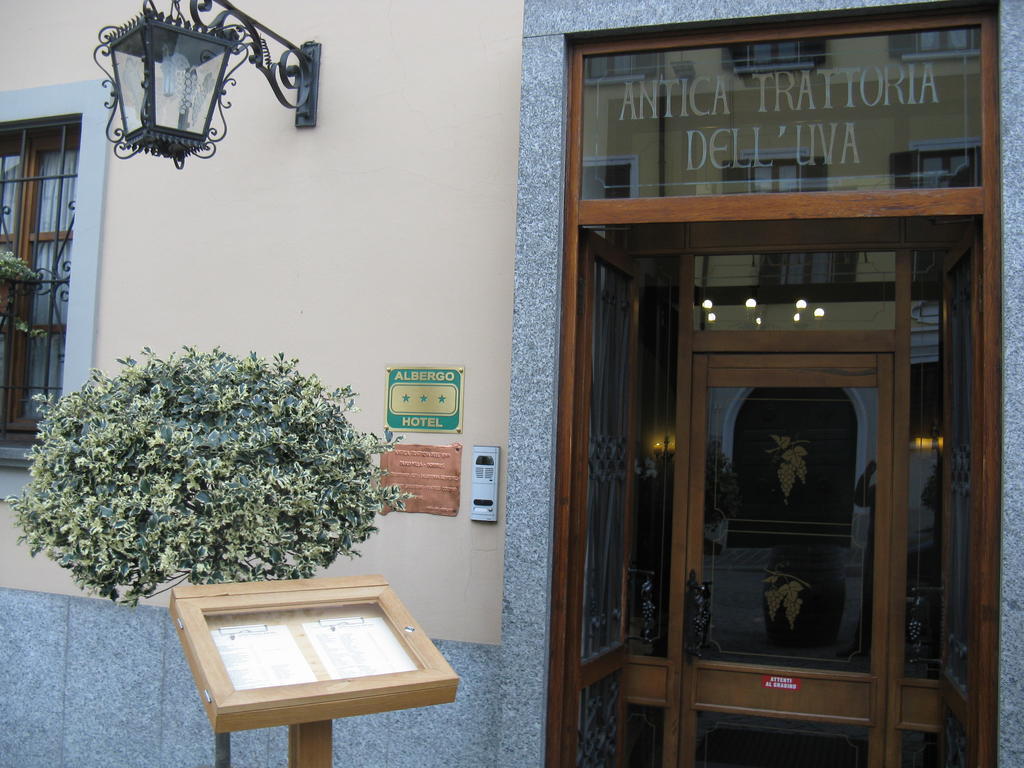 ホテル Antica Trattoria Dell'Uva モンツァ エクステリア 写真