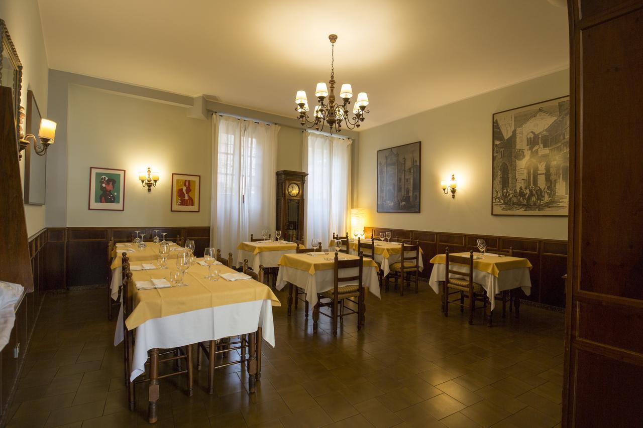 ホテル Antica Trattoria Dell'Uva モンツァ エクステリア 写真